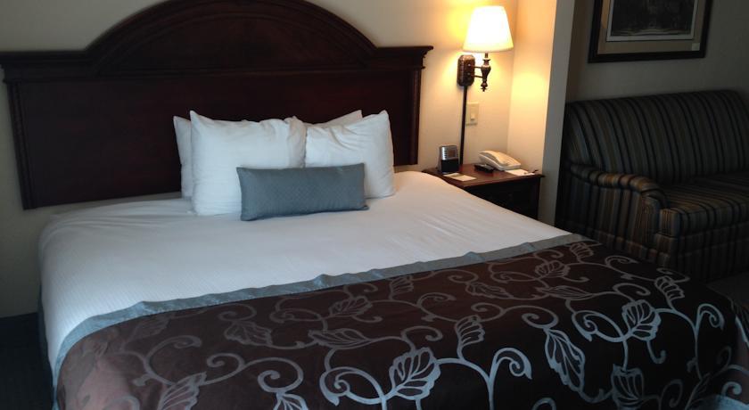วินเกท บาย วินด์แฮม ชาร์ลสตัน ยูนิเวอร์ซิตี้ บูเลอวาร์ด Hotel นอร์ทชาร์ลส์ตัน ภายนอก รูปภาพ